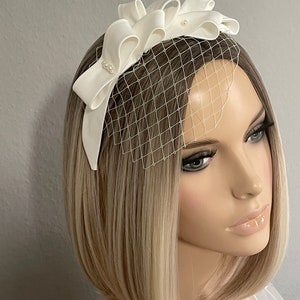 Design bridal veil short bridal satin bows origami pearls ivory wedding fascinator hair accessory headpiece opulent image 3