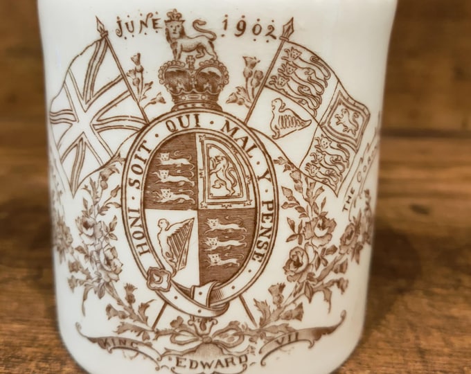 Harrods Aynsley King Edward VII Coronation Cup: 1902 British Monarchy Commemorative