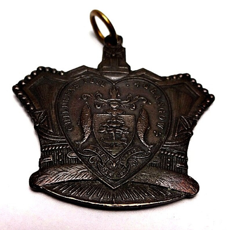 King Edward VII Children/'s Fete Coronation 1902 Antique Pendant Glasgow Scotland Souvenir Medal Queen Alexandra Antique Royal Crown