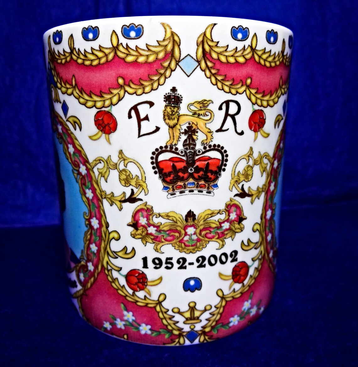 The Queen Elizabeth II Mayfair Fine Bone China Mug Golden Etsy