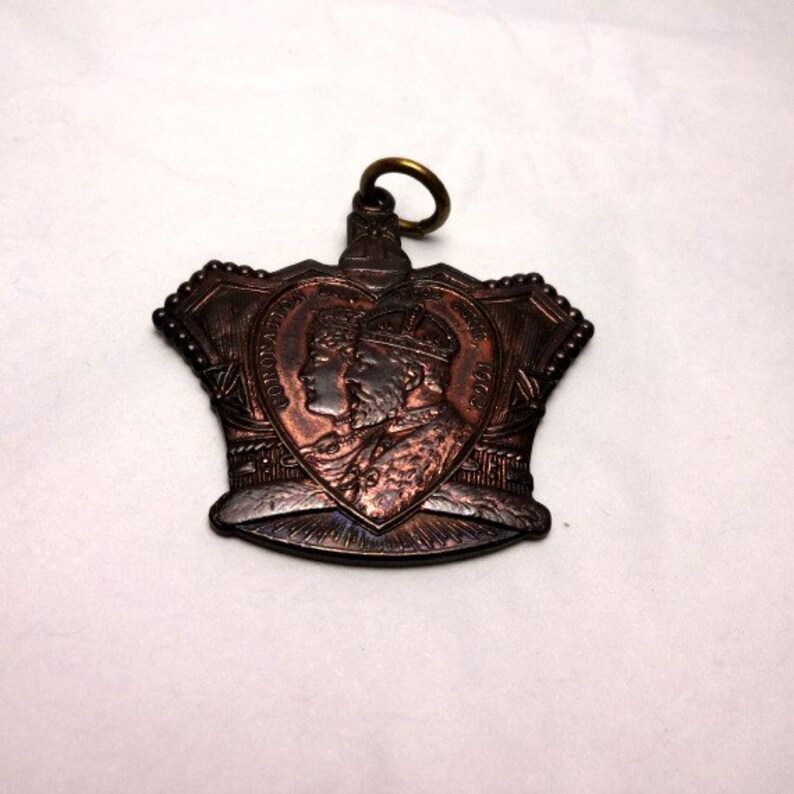 King Edward VII Children/'s Fete Coronation 1902 Antique Pendant Glasgow Scotland Souvenir Medal Queen Alexandra Antique Royal Crown