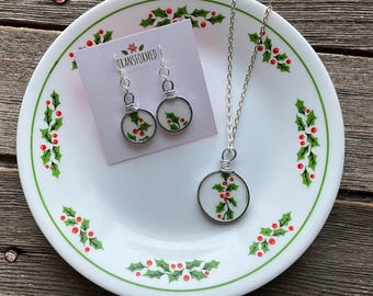 Holly Days Corelle  Broken Dishes Necklace and Earring Set.  Matching necklace and earrings from a broken vintage Corelle Christmas plate