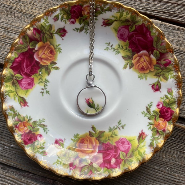 Broken Dishes Necklace - Old Country Roses broken china necklace