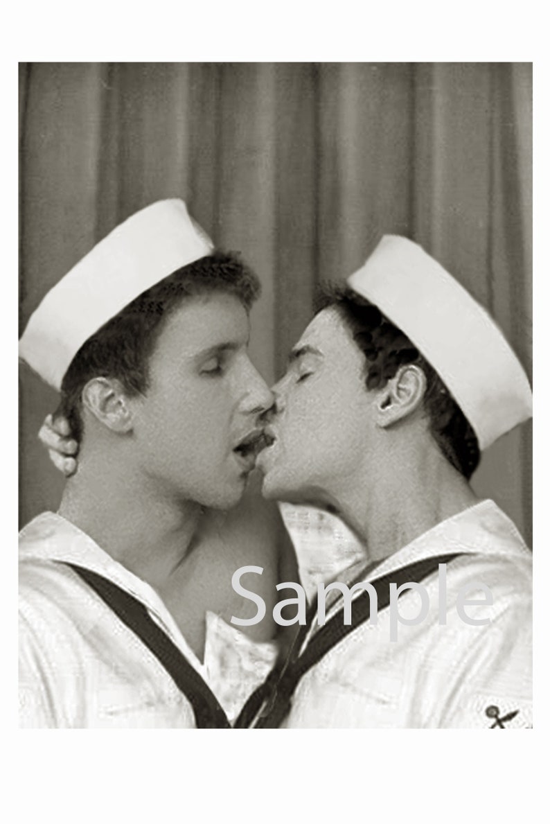 pics of gay men kissing