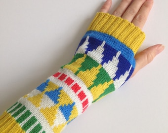 Wrist Warmers / Fingerless gloves - Adult Size / Knitted Lambswool Fairisle Nordic Mittens