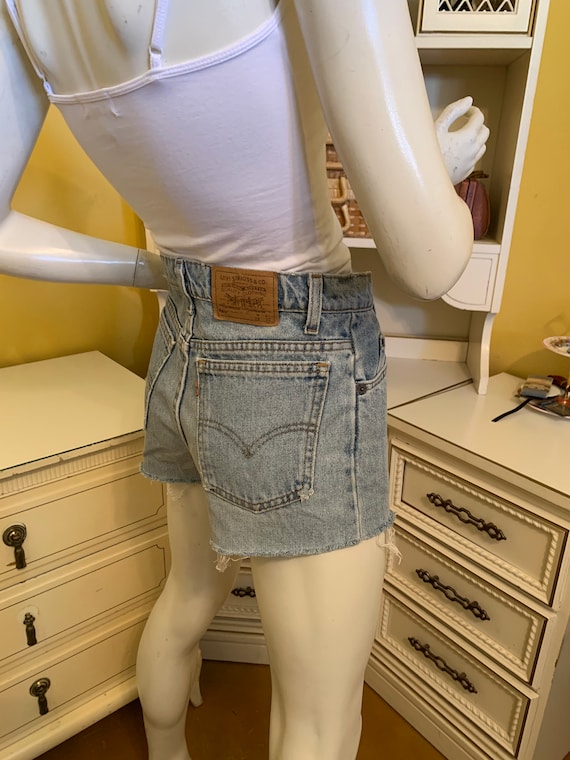 Vintage Levis 550 cutoffs. - image 8