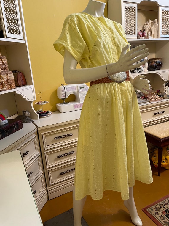 Vintage yellow eyelet dress - image 5