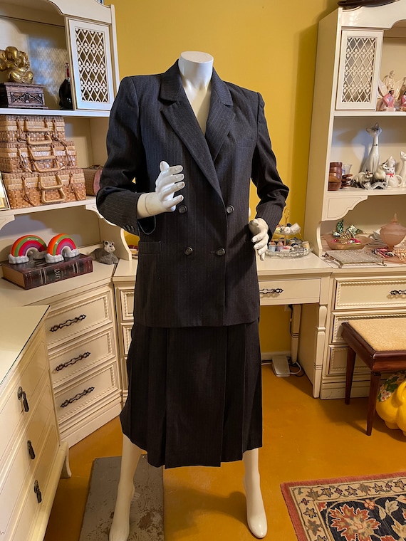 Vintage Saville wool pinstripe skirt suit - image 3