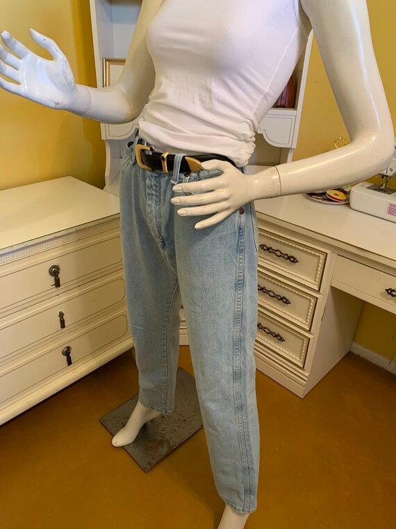 Vintage light wash Wrangler jeans - image 4