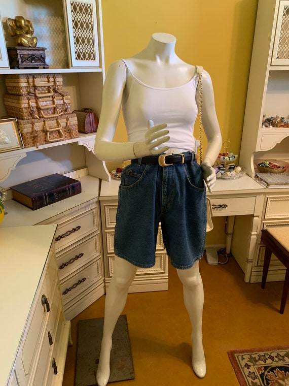 Vintage 80’s early 90’s Chic jeans shorts. - image 3