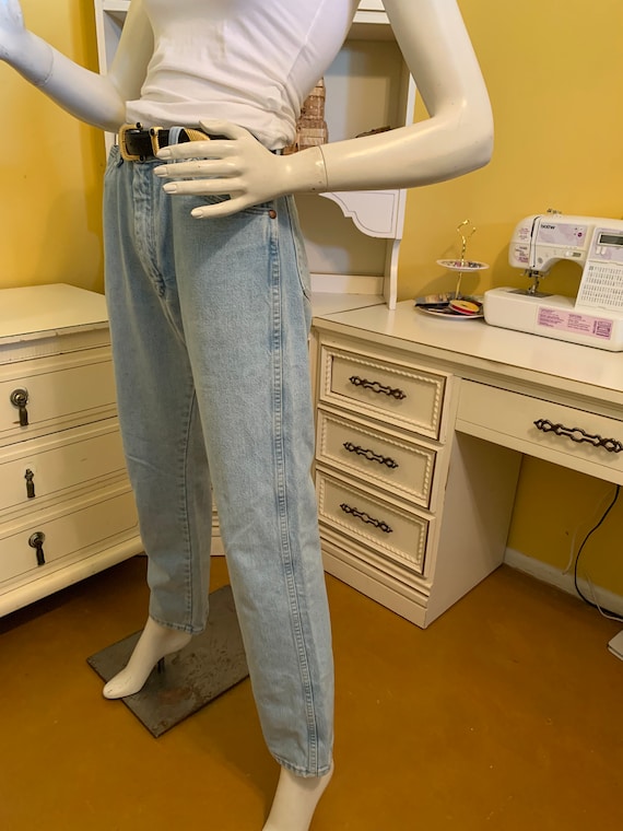 Vintage light wash Wrangler jeans - image 3