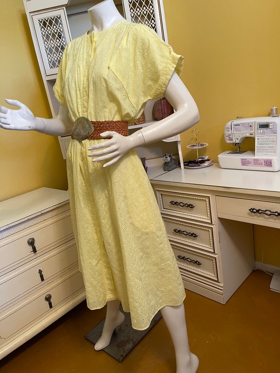 Vintage yellow eyelet dress - image 4