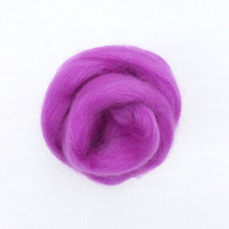 10g high quality merino wool roving Ideal for felting Purple M006. Wool felt supplies wet felting and spinning Needle felting wool