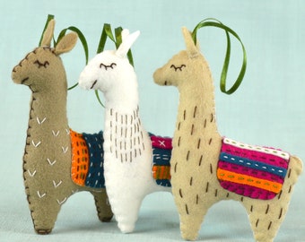 Corinne Lapierre Sewing Kit - Llama Family