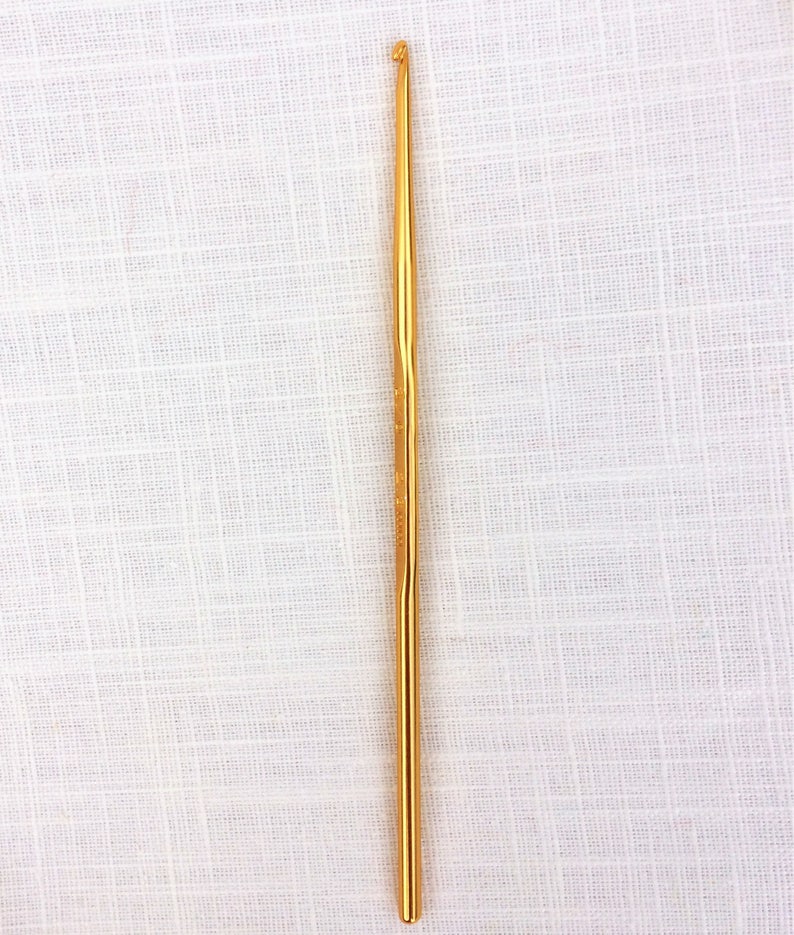 Japanese Hamanaka Crochet Hook Size 3/0 US B/1, UK 13, Metric 2.25mm image 3