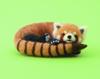 Japanese Hamanaka Needle Felting Kit - Red Panda (English translation included)