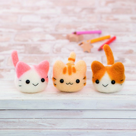 Japanese Hamanaka Needle Felting Kit. 3 Cute Cat Dolls Kit - Maru Koro  (Japanese instructions)