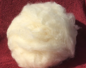 40g quality core wool. Perfect for needle felting all 3d shapes. Natural C001.