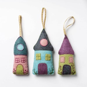 Corinne Lapierre Sewing Kit Lavender Houses image 2