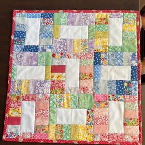 Hummingbird Grace Quilted Table Topper NCU0DDK629