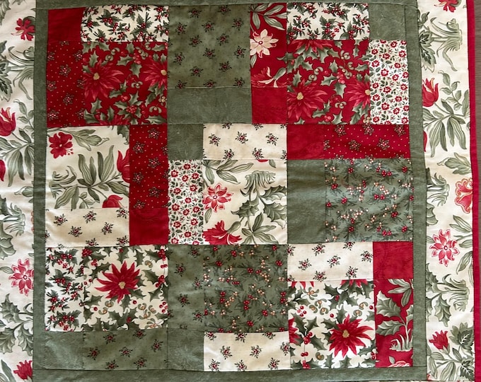 Christmas Chicken Quilted Table Topper NCU0HNH153