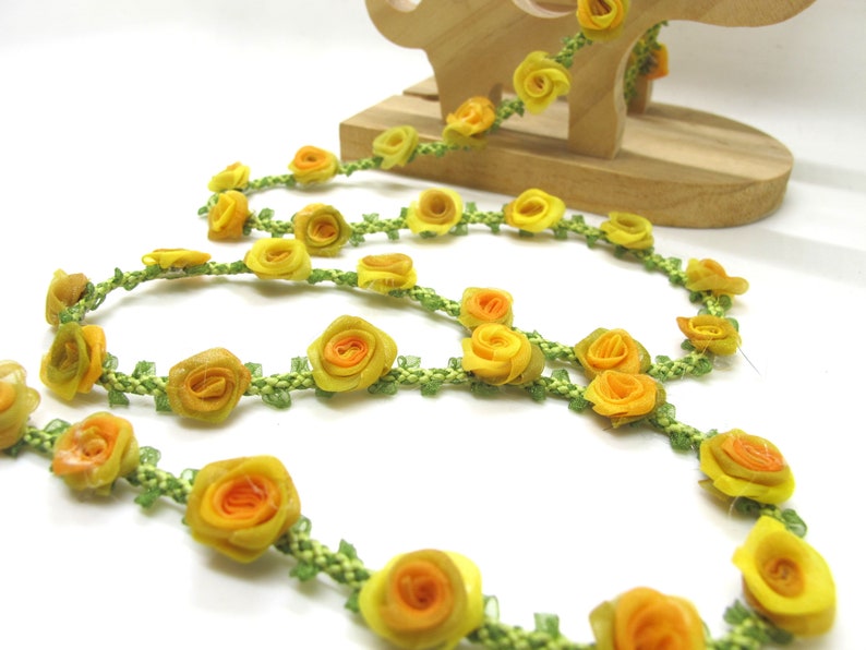 Special Edition|Compact Ombre Rose Buds on Green Woven Rococo Ribbon Trim|Decorative Floral Ribbon|Scrapbook|ClothingCraft Supplies