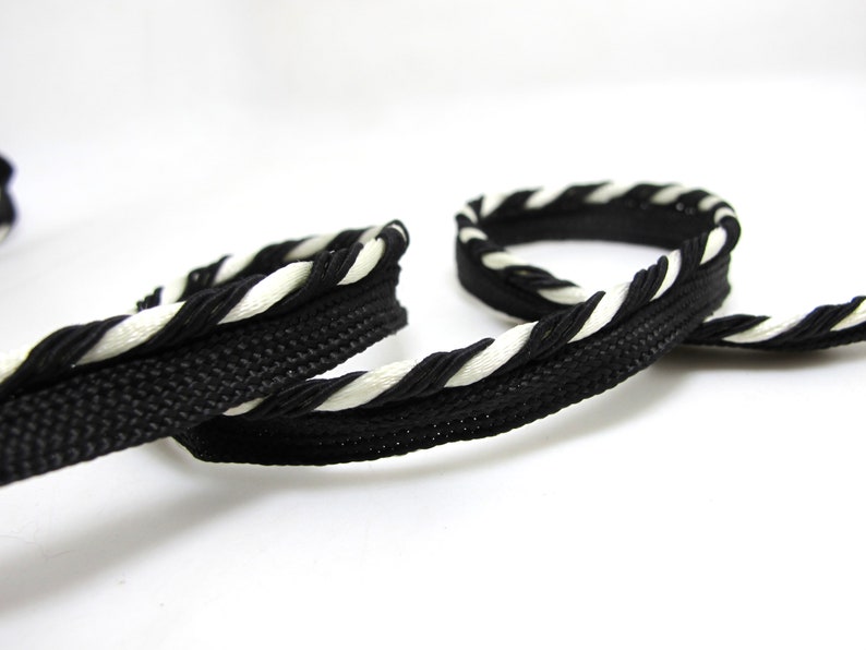 3//8/" Twisted Lip Cord Trim Mingled Gold Black Per 5 Yards