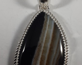 Laced Agate Pendant
