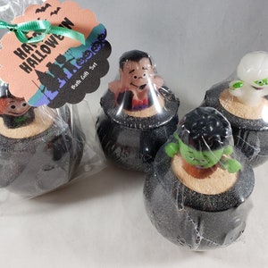 Cauldron Bath Bomb, Halloween Bath Bomb, Kids Bath Bomb with Finger Puppet