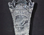 Vintage, Hofbrau Byrdes Vase, 10 1 2 39 Tall Hancut Crystal, Sawtooth Edge, Byrde on Each Side, Wedding, Gift for Her - Beautiful Crystal
