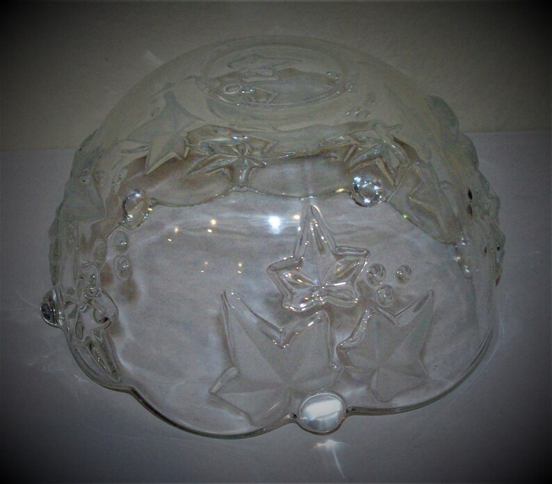Vintage Raised Glass Salad Bowl With Frosted Leaf Pattern Etsy