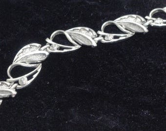 1960's Sarah Coventry Antiqued Silver Tone Windsong Double Leaf Bracelet, Marked Sarah Conventry