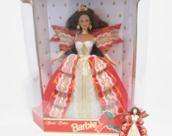 Happy Holidays Barbie Brunette Doll Mattel 1997 NIB with matching Hallmark Keepsake holiday ornament