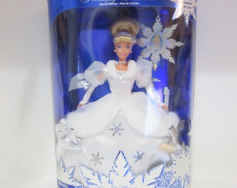 Holiday Princess Cinderella Barbie Doll Mattel Disney 1996 First in Series