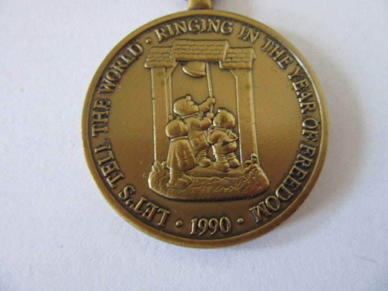 Goebel Medal 1990 Ringing in Year of Freedom 55 Years of Hummel Figurines NIB