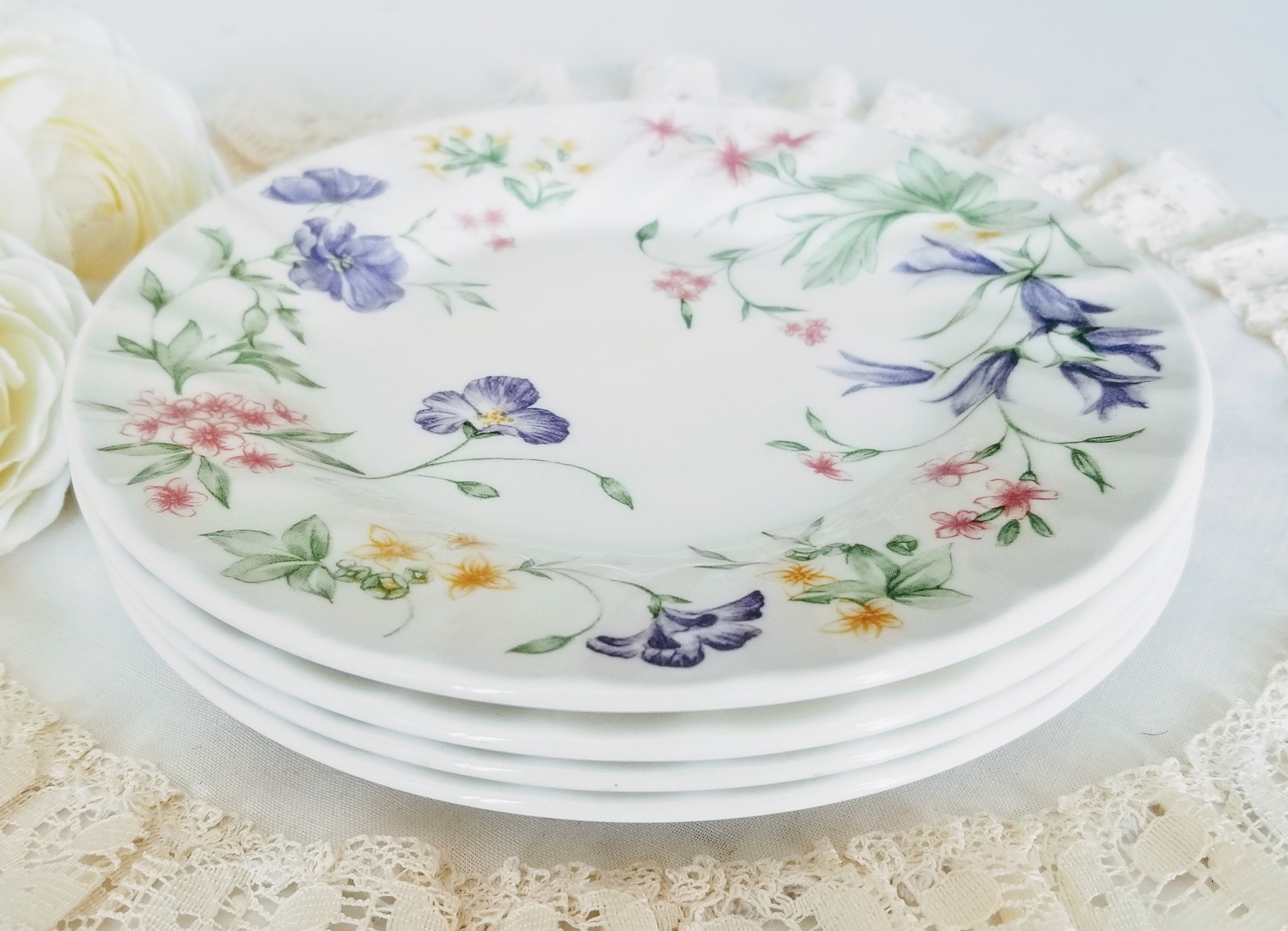 Set of 4 Vintage Crown Clarence 6 3/4'' Cake/bread and Butter