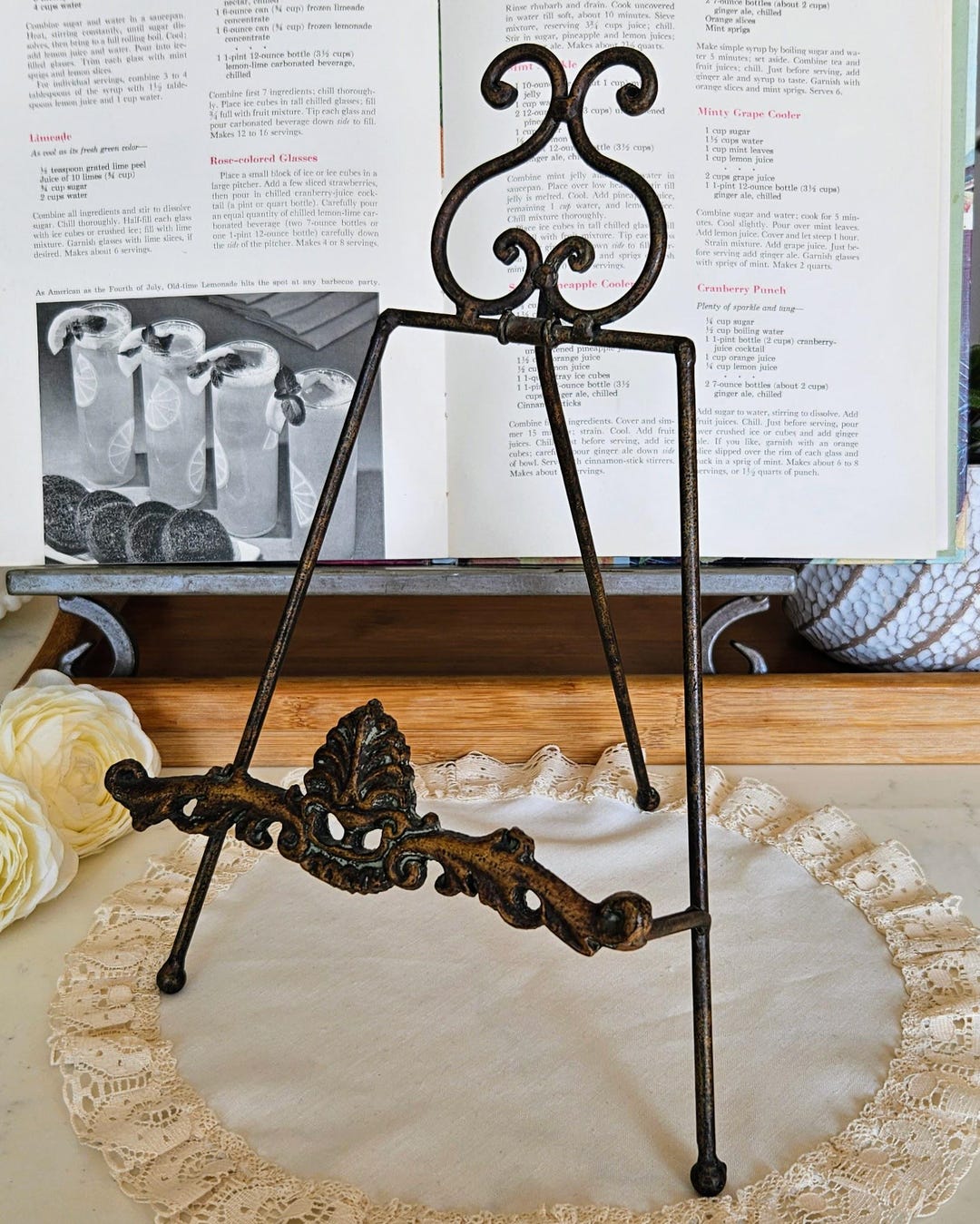 Vintage Ornate Metal Easel/picture/plate Stand/holder/rack/plate ...