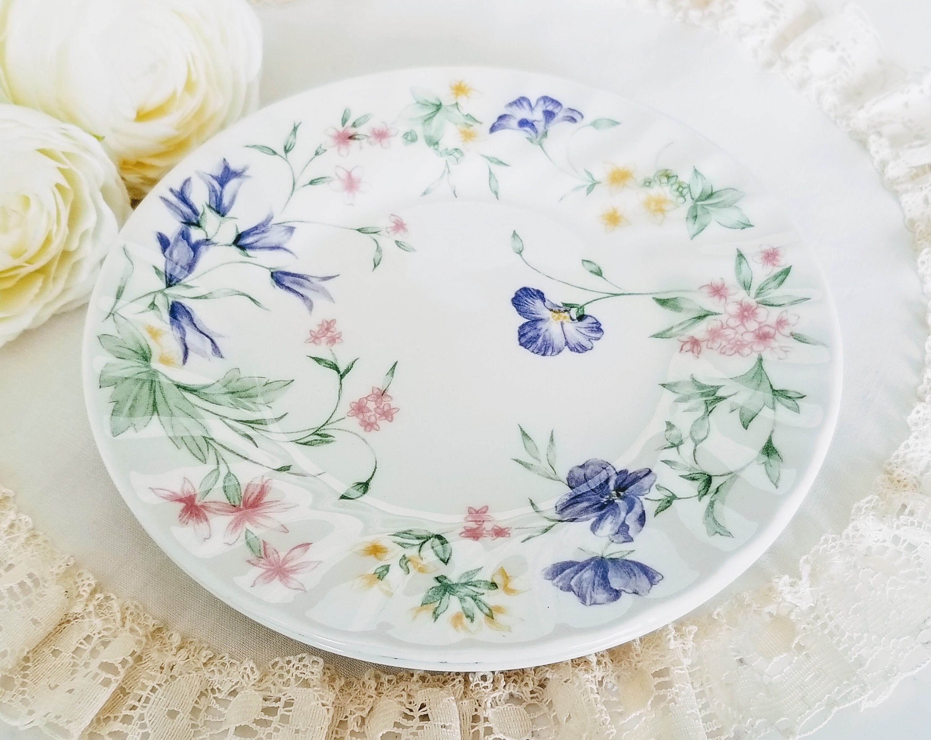 Set of 4 Vintage Crown Clarence 6 3/4'' Cake/bread and Butter