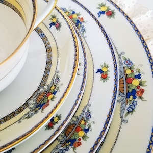 Royal Bayreuth Bavaria 5 Pieces Place Settings, Porcelain Made in Germany, vintage dinnerware, china replacement
