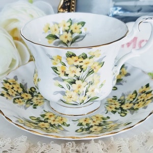Vintage Royal Albert Springtime Series Primrose Teacup and Saucer Set, Bone China Made in England, yellow Primrose flowers vintage tea party