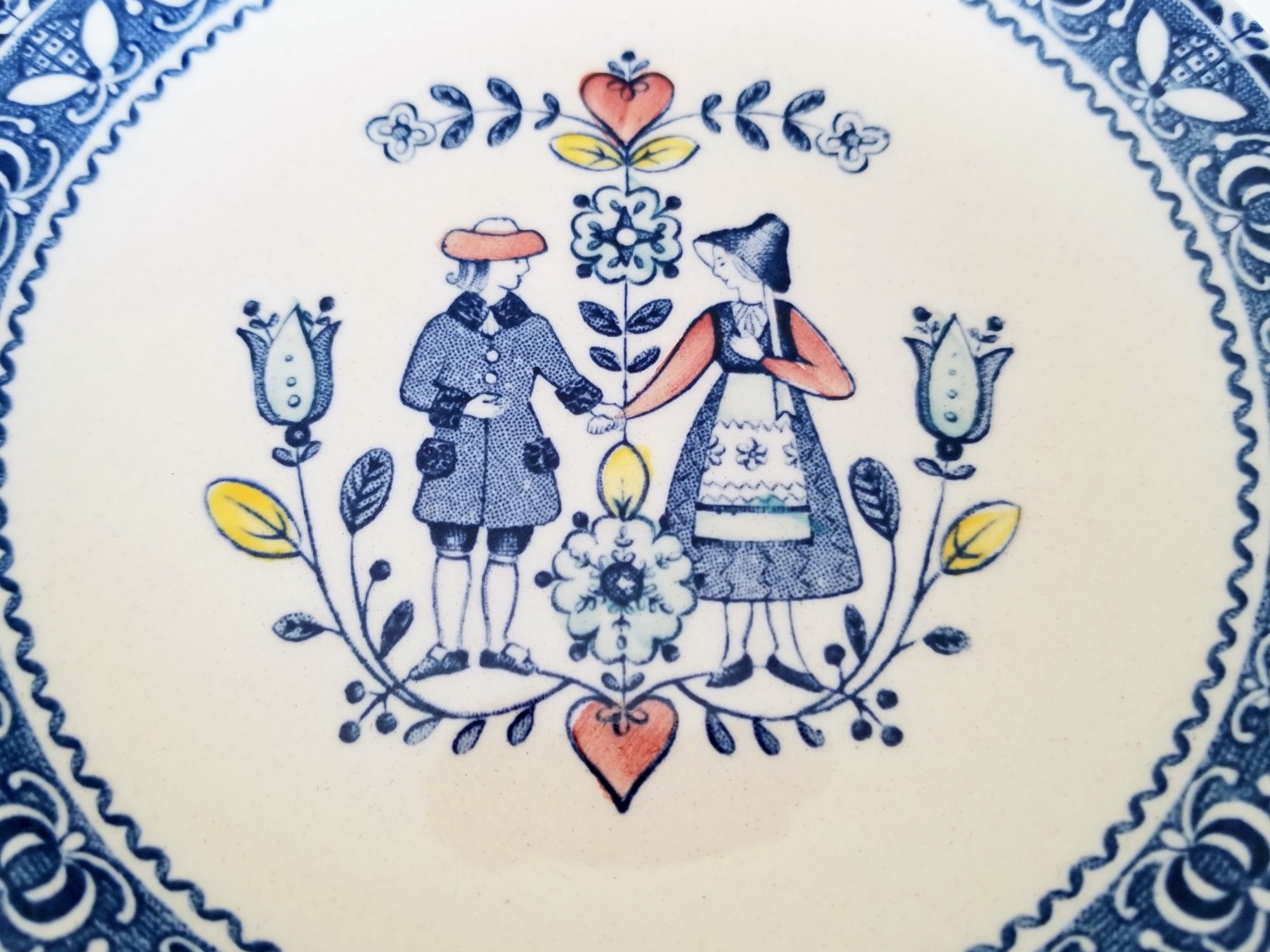 Set of 6 Johnson Brothers Hearts & Flowers Cake/bread and