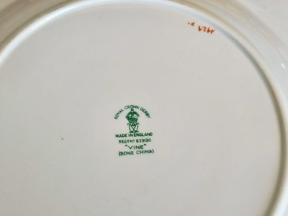 Vintage Royal Crown Derby Vine (posie Center) 5 Pieces Place