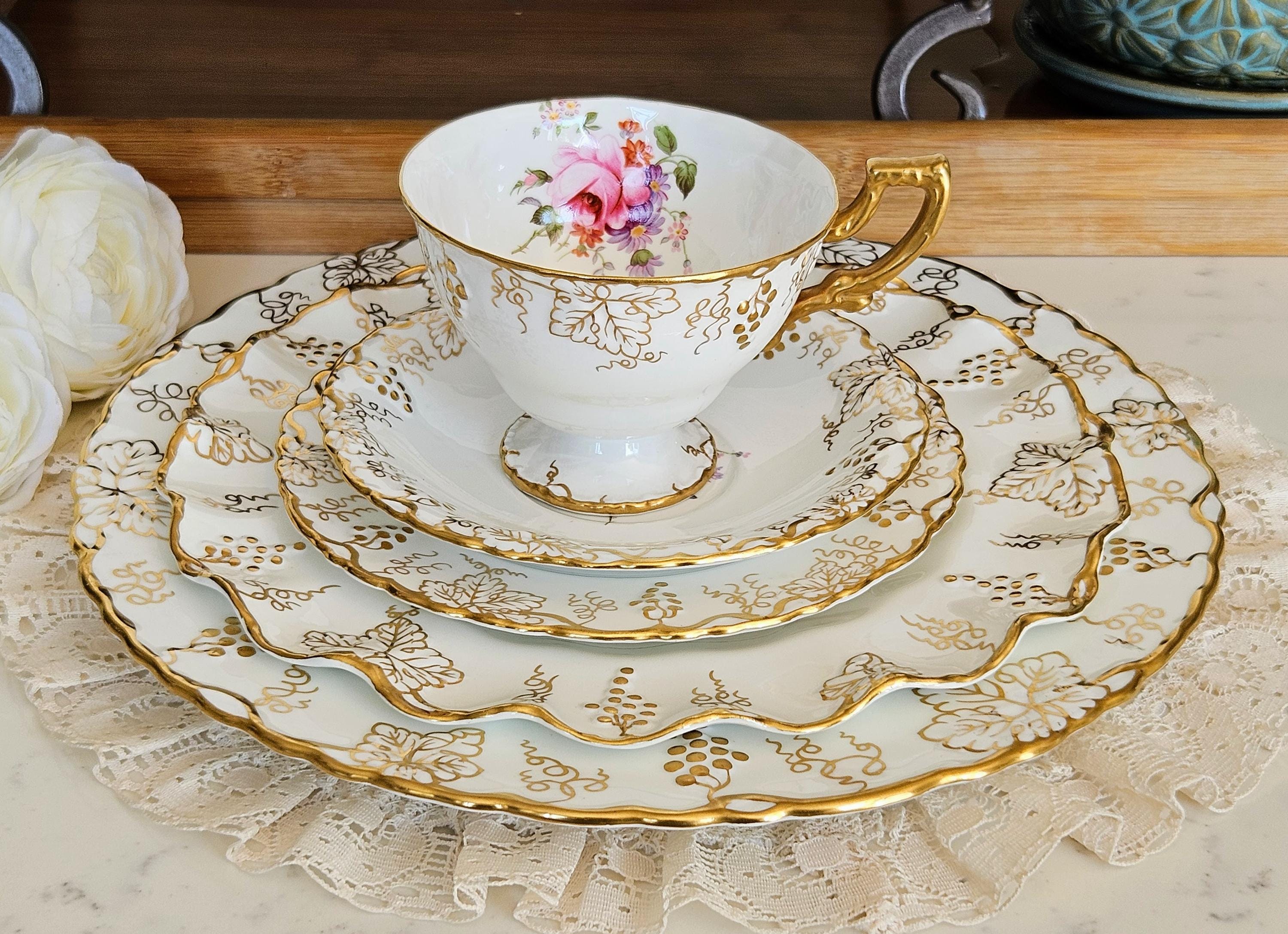 Vintage Royal Crown Derby Vine (posie Center) 5 Pieces Place