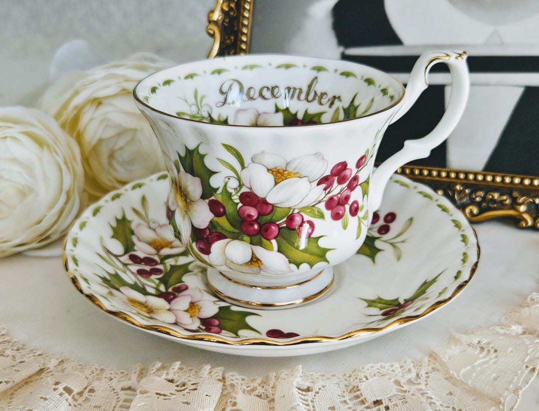 Royal Albert Christmas Rose (december) Teacup and Saucer Set