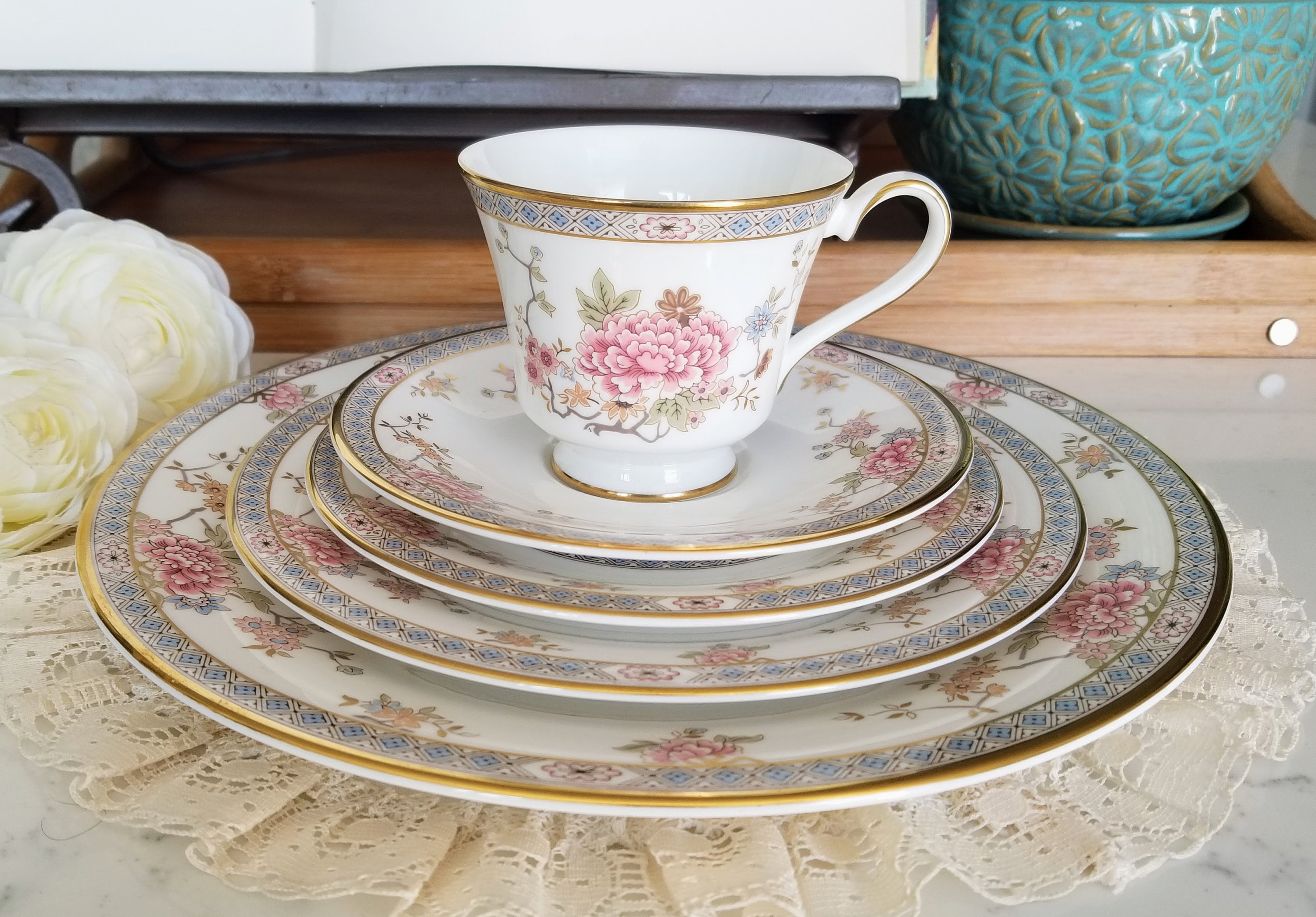 ロイヤルドルトン　カントン　プレート Royal Doulton Canton 5 Piece Place Setting, Bone China Made in