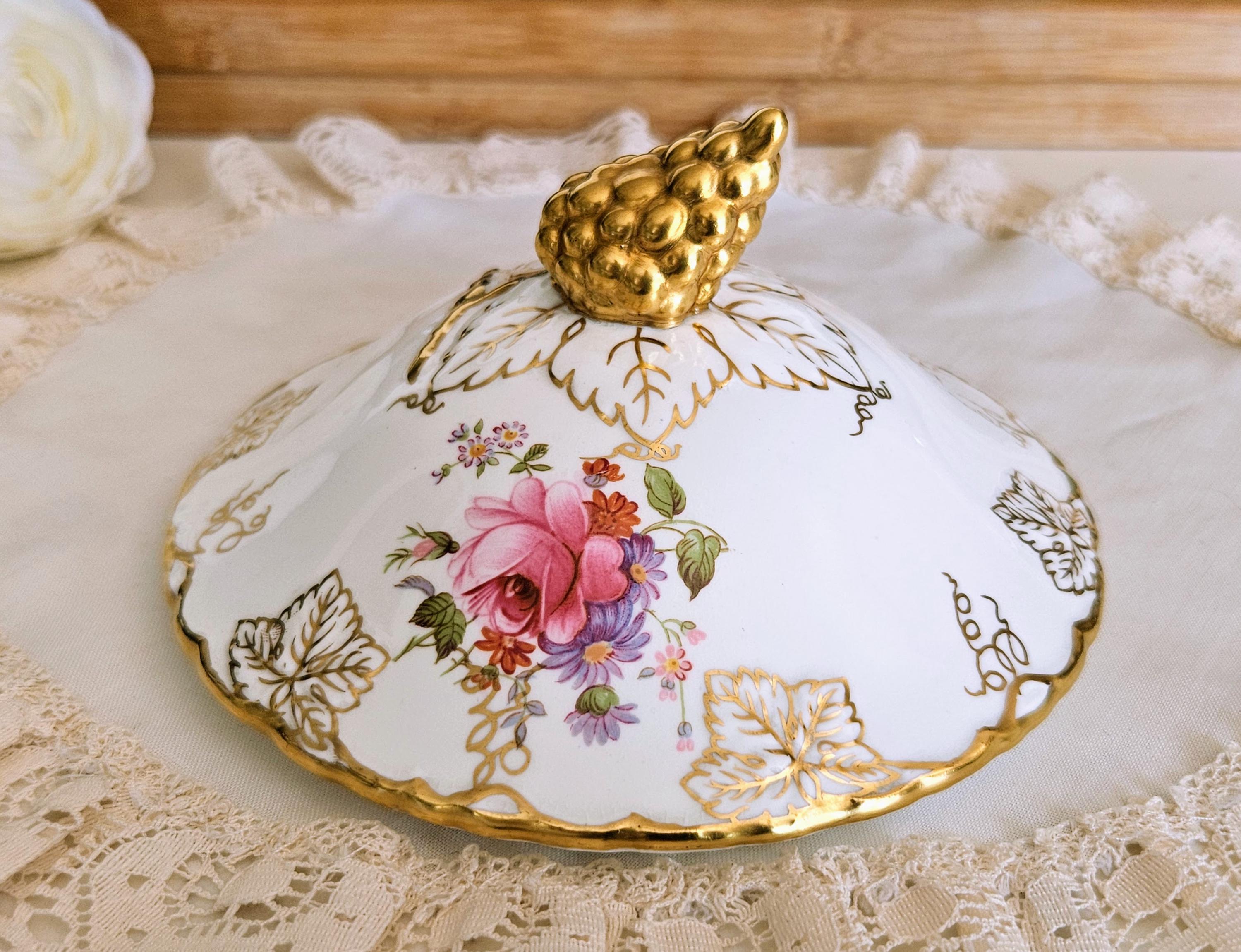 Royal Crown Derby Vine (posie Center) Covered Vegetable/rice