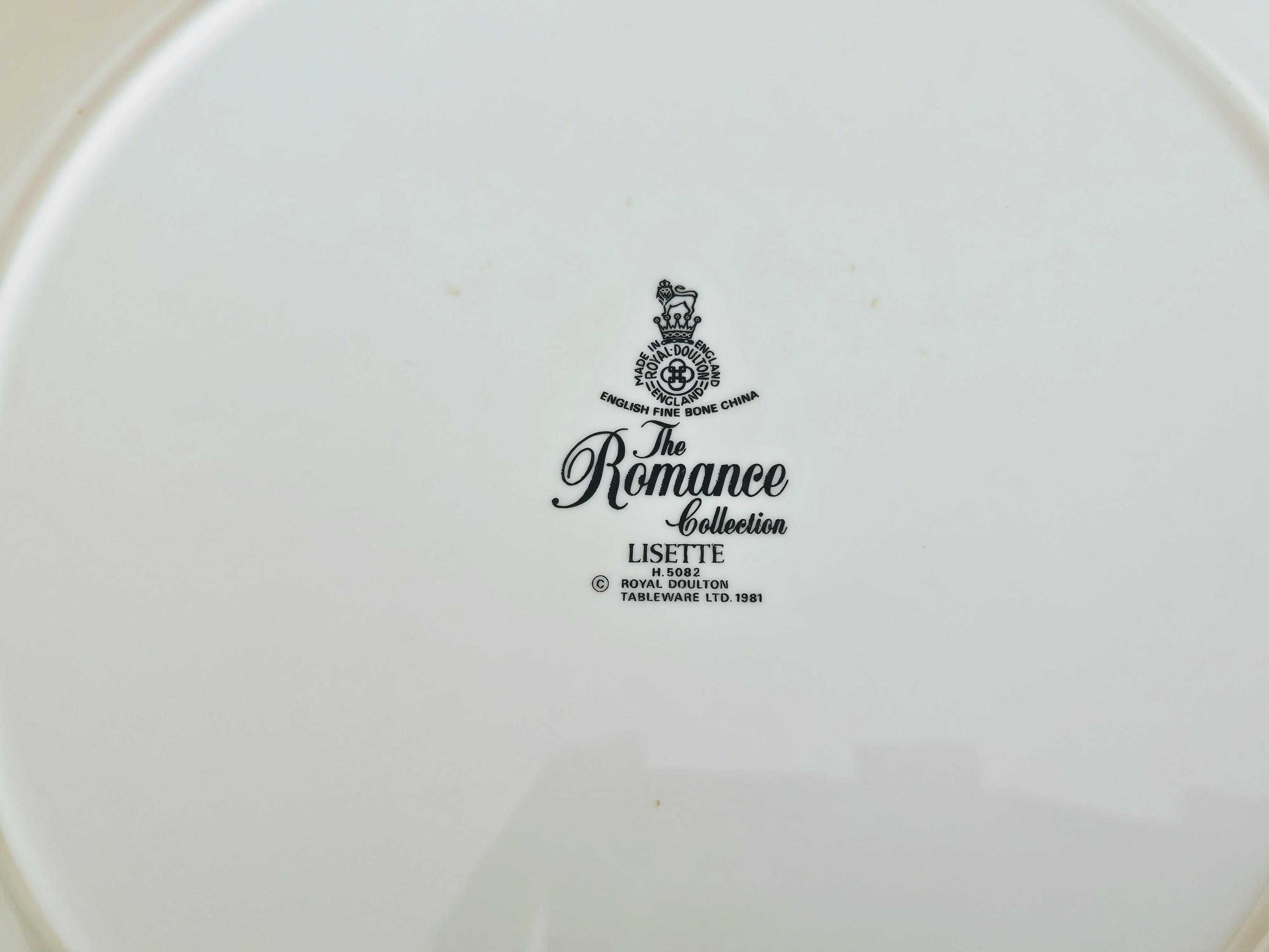 Royal Doulton Lisette, the Romance Collection, 5 Piece Place 