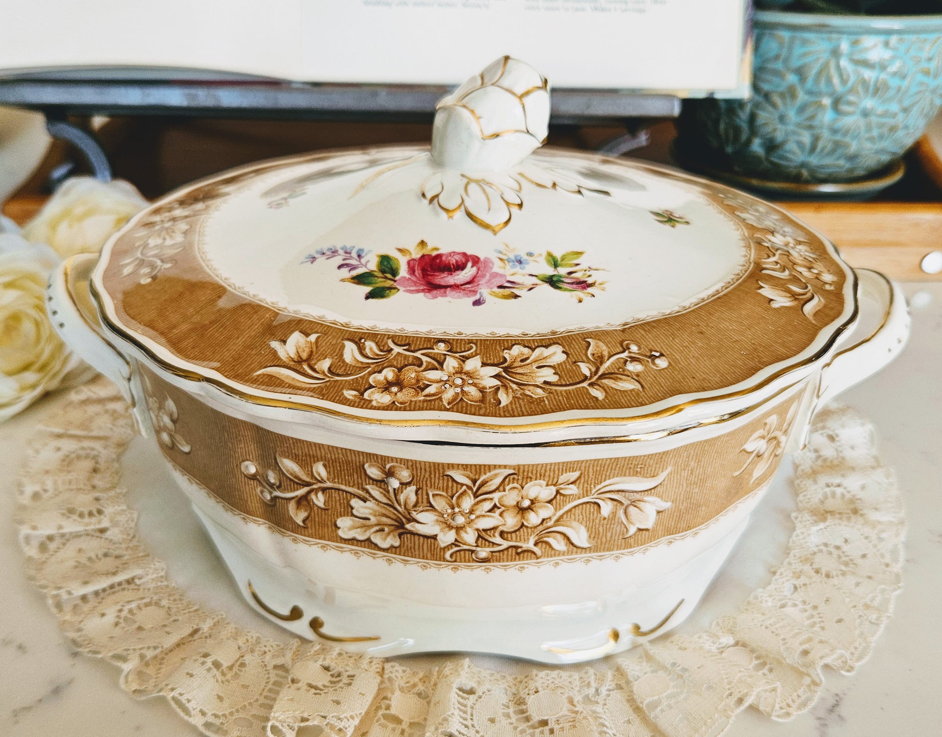 Grindley Royal Petal Woodstock Lidded Vegetable Bowl, Marlborough