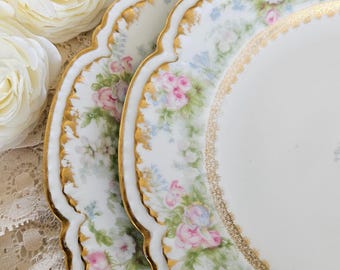 GDA Limoges Colonial House 8 1/2'' Salad/Luncheon Plate, Porcelain Made in France For Henry Morgan & Co Montreal, Roses, Gold Edge