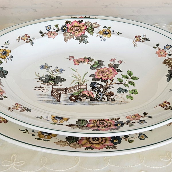 Ensemble de 2 plats de service fleurs orientales Wedgwood, fabriqué en Angleterre, milieu du siècle, vaisselle orientale, florale, vintage, remplacement de la Chine